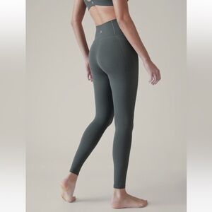 Athleta Transcend Stash Tight